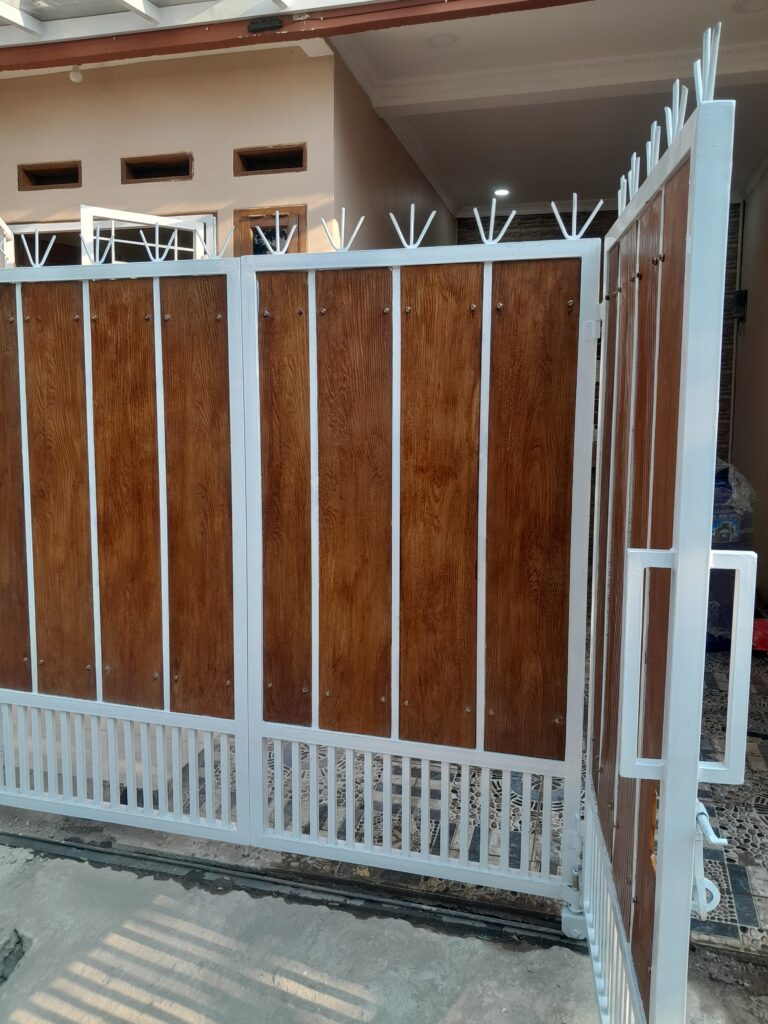 Powder Coating vs Galvanis: Mana Finishing Besi yang Paling Tahan Karat?
